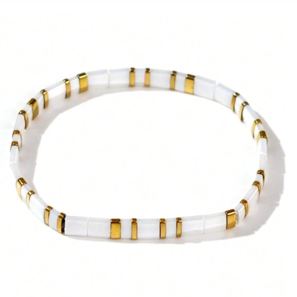 White Beaded Chicklet Bracelet Tila beads / Bracelet perles de Tila élastique